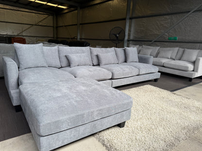 GLAMA MODULAR SUITE with OTTOMAN