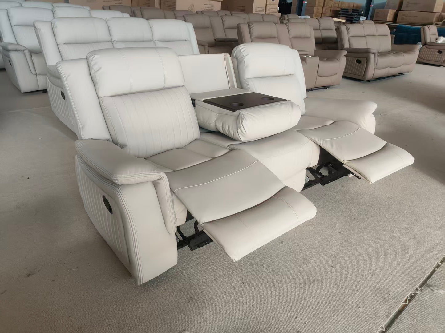 HENNESSY Manual Recliner Suite