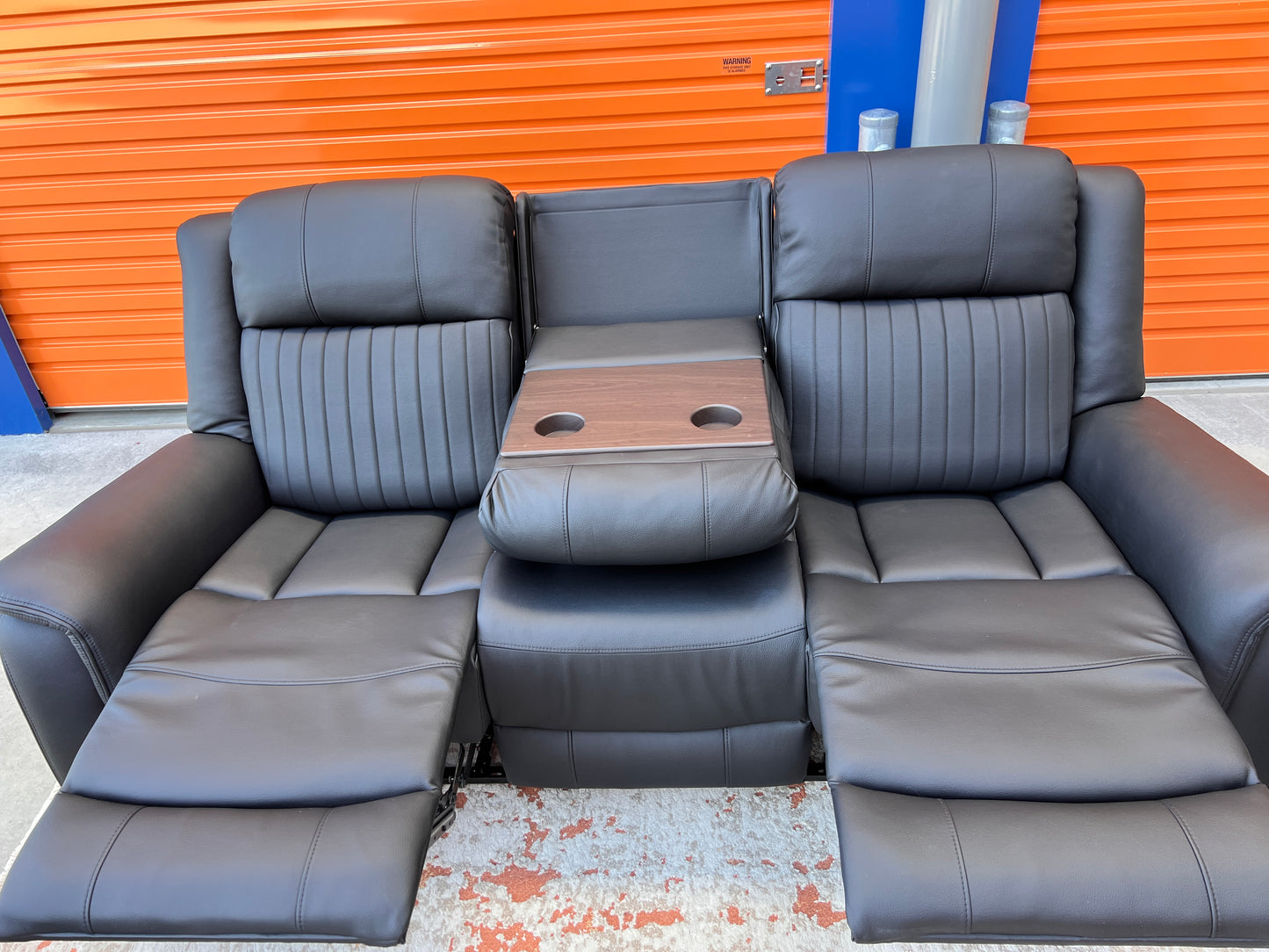 HENNESSY Manual Recliner Suite