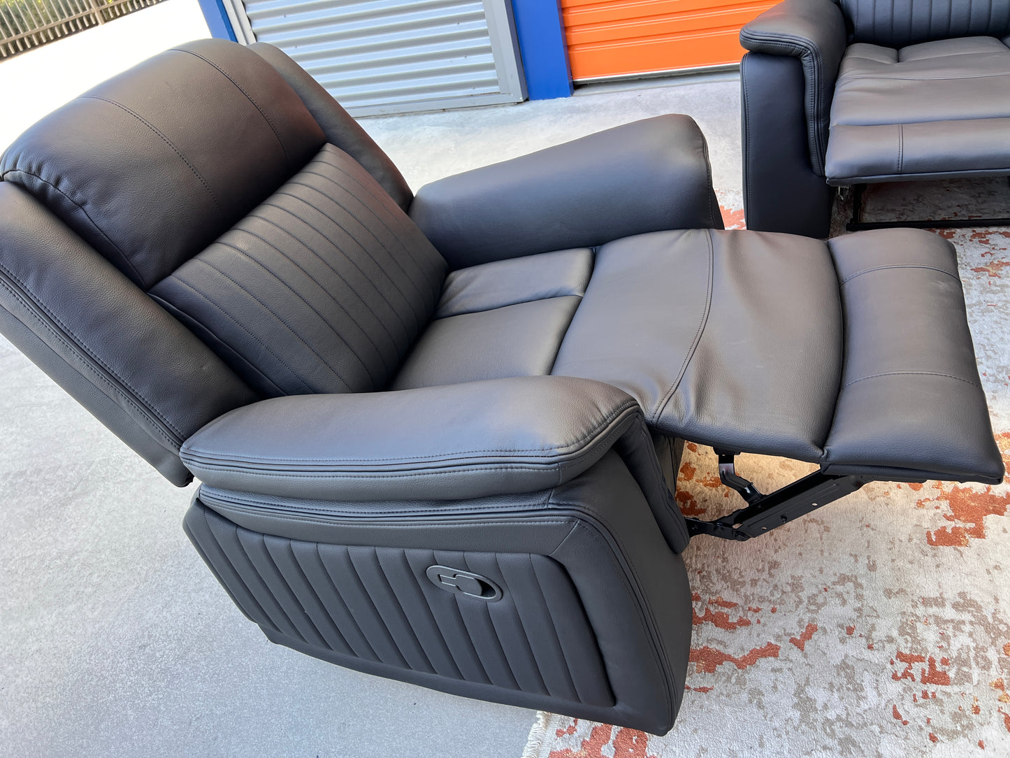 HENNESSY Manual Recliner Suite
