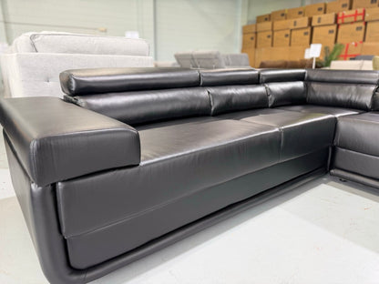 BETTY corner sofa armrest detail