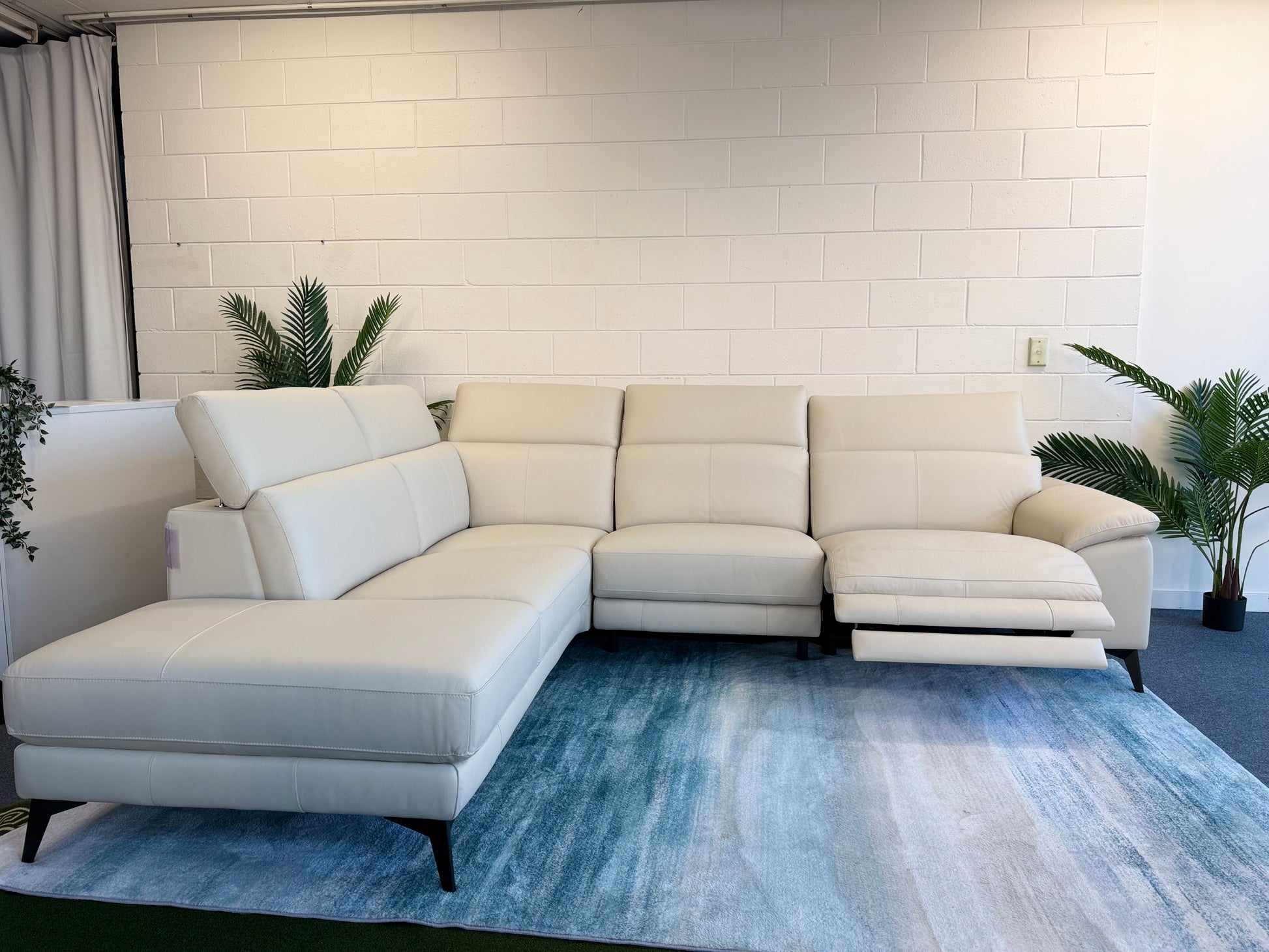MILANO genuine leather L-shape suite with electric recliner, view 3