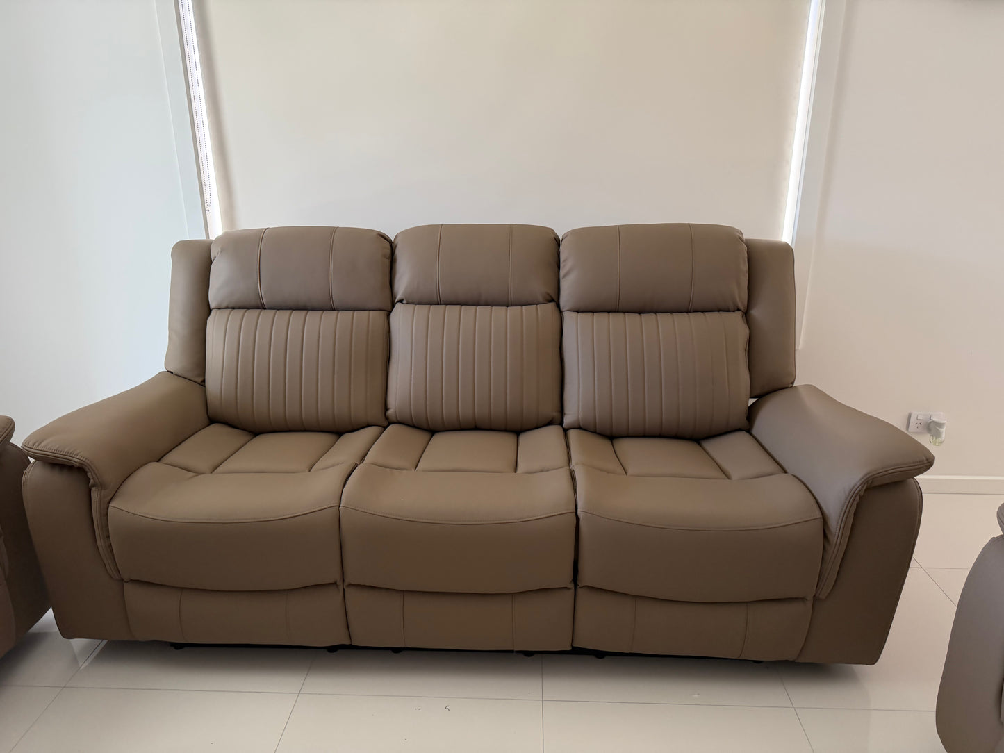 HENNESSY manual leather 3+2+1 recliner suite, view 13