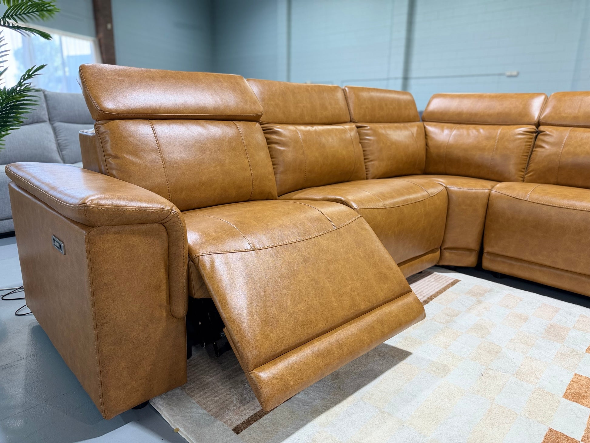 ROMA leather sectional with dual-motor electric recliners, view 7